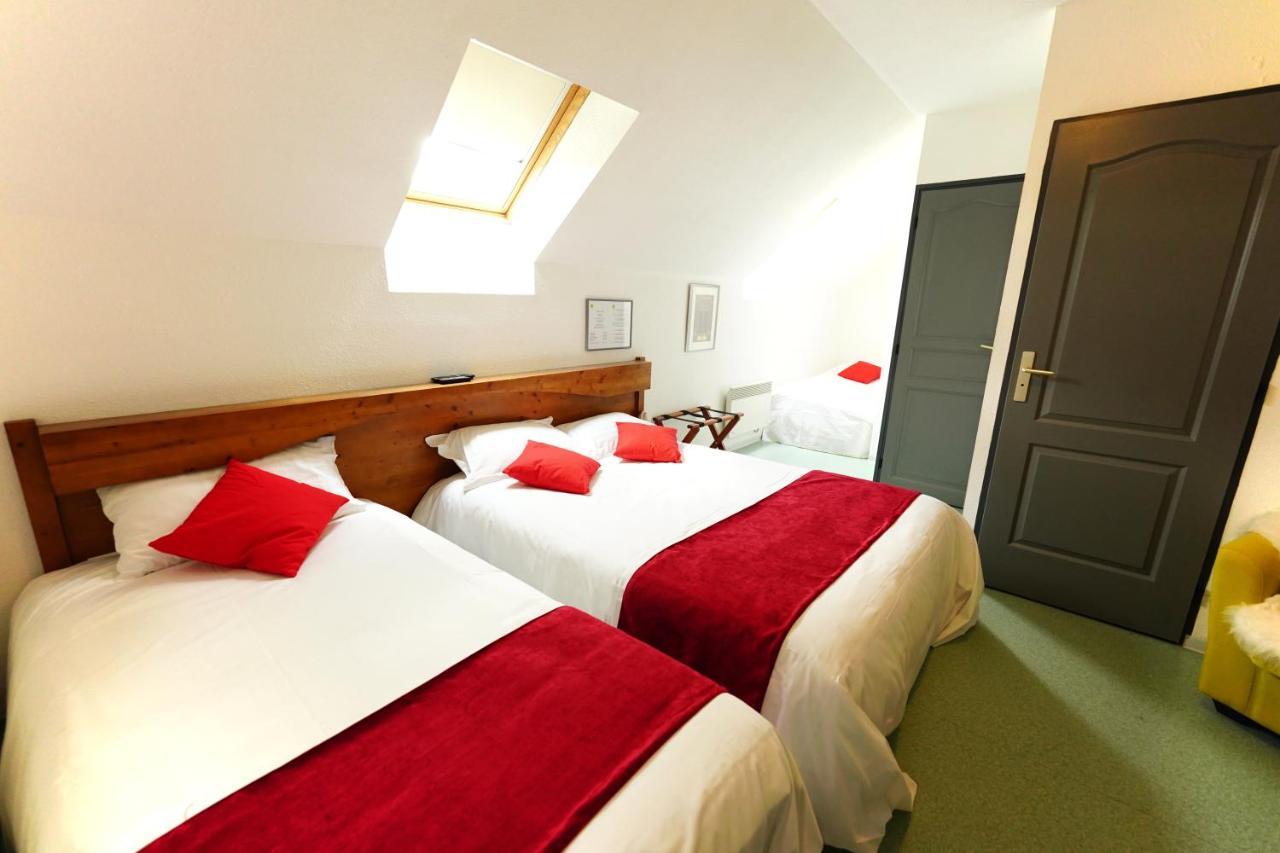 Logis Hotel Le Relais Des Remparts Allanche Esterno foto