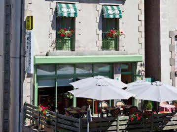 Logis Hotel Le Relais Des Remparts Allanche Esterno foto